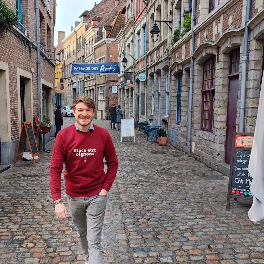 pull lille place aux oignions
